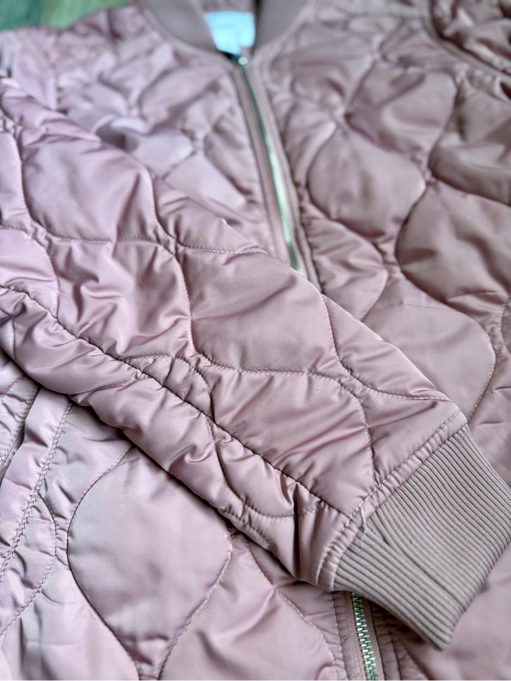 |82001| Old Navy Pink Quilted Lightweight Bomber Jacket | Size Small - Picture 3 of 7